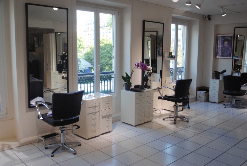 salon-coiffure-TOURRETTE LEVENS-min_floor-home-office-property-living-room-room-781228-pxhere.com